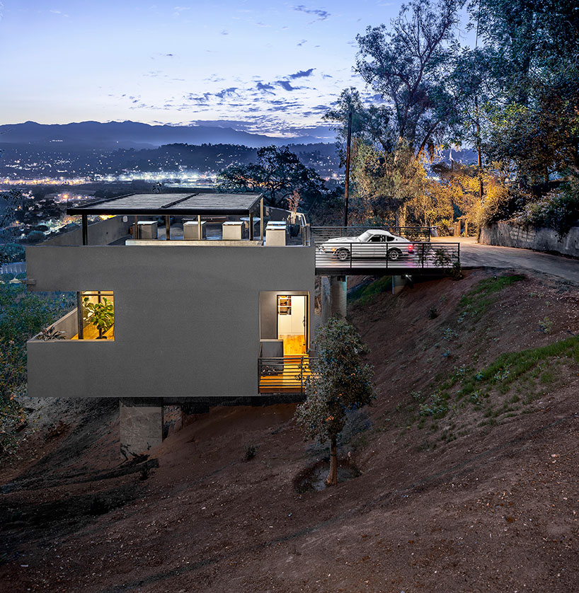 anonymous architects reverses the traditional home