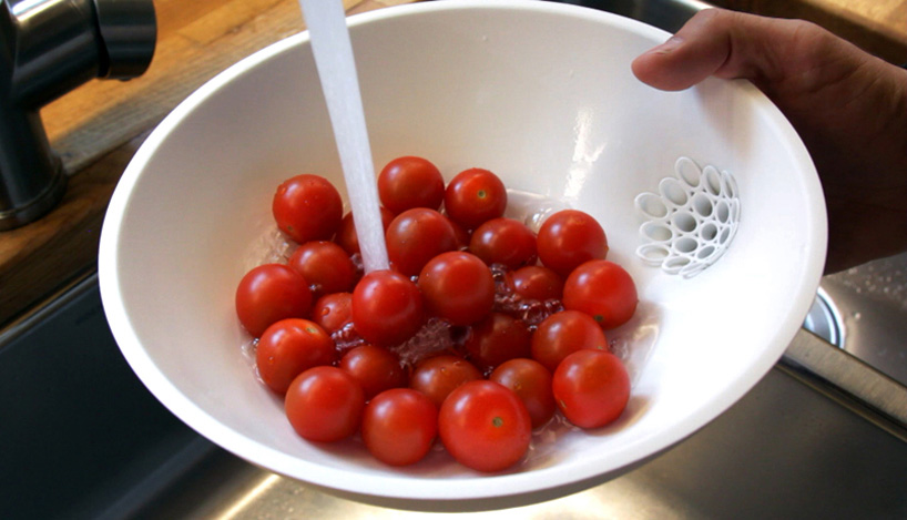 anton strainer bowl designboom funnelled anton strainer bowl makes it easy to clean produce