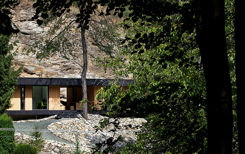 beres architects: hideg house on a stone quarry