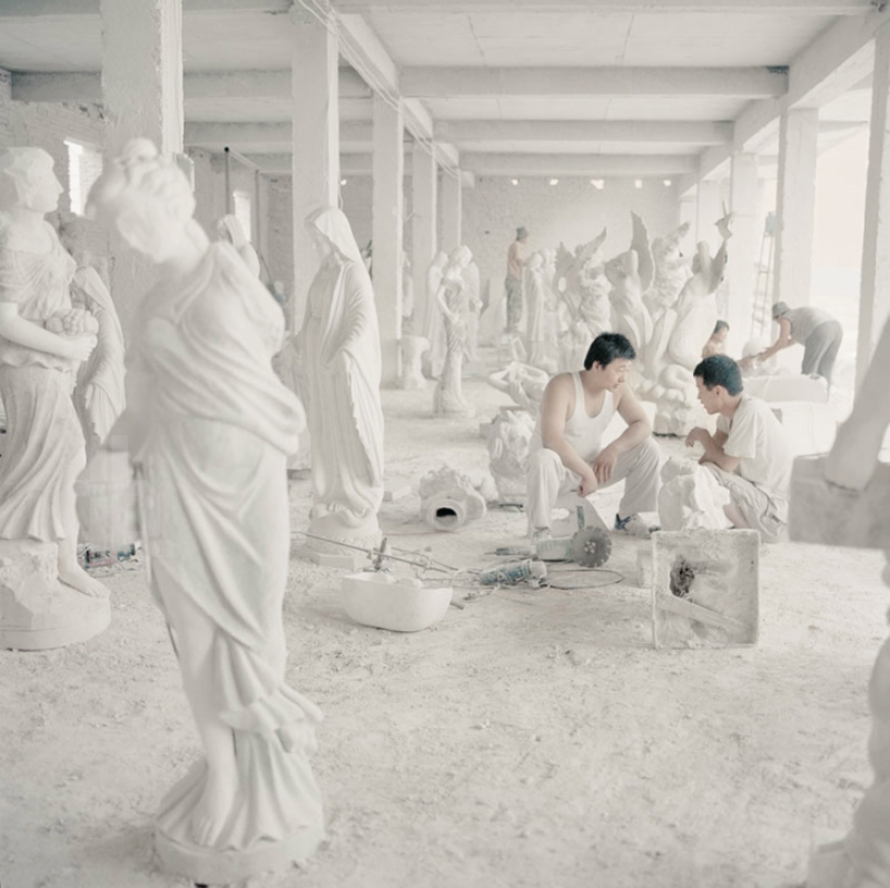 chiara goia captures chinese artists reproducing sculptures