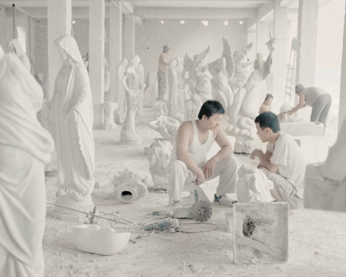 chiara goia captures chinese artists reproducing sculptures