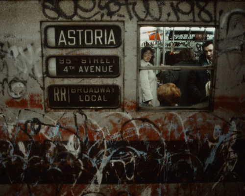 christopher morris captures the gritty NYC subway in 1981
