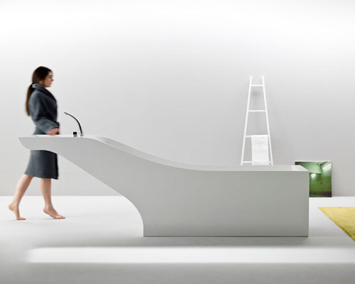 desnahemisfera fuses bathtub + washbasin in symbiosis unit