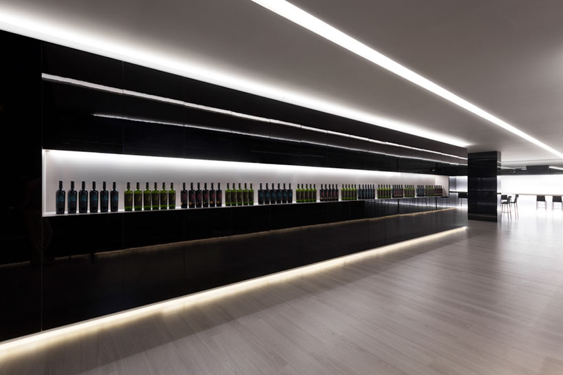 fran silvestre arquitectos vegamar seleccion wine shop designboom