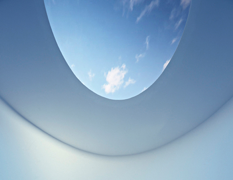 james turrell projects the color inside at UT austin's roof