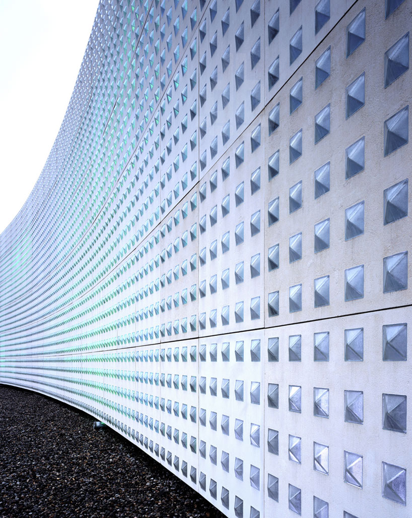 le prisme multi-purpose hall by brisac gonzalez architects