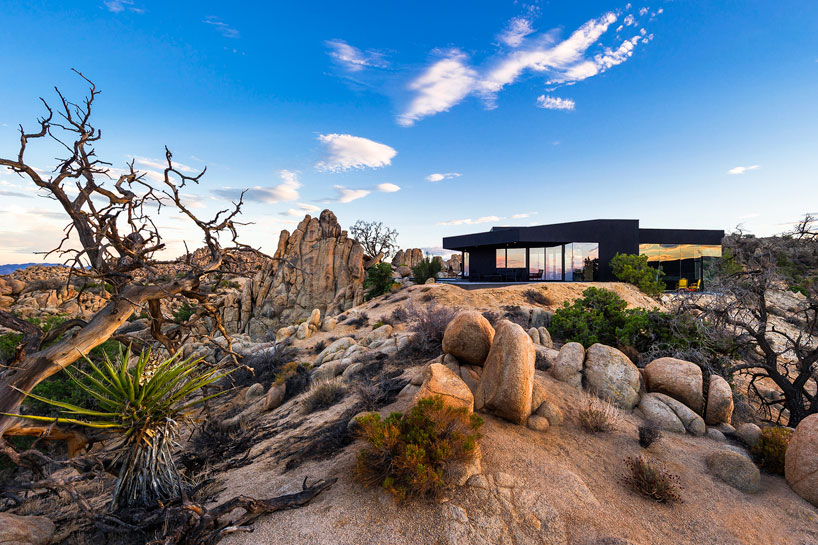 the black desert house by marc atlan + oller & pejic
