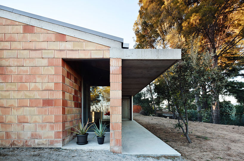 barbacoa house by pepe gascon embraces outdoor living