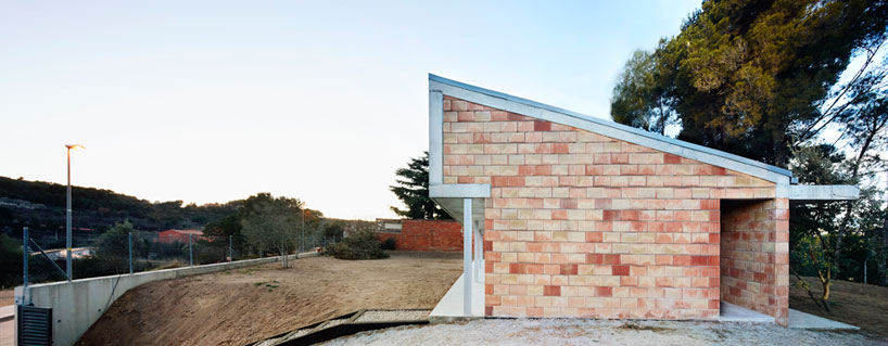 barbacoa house by pepe gascon embraces outdoor living