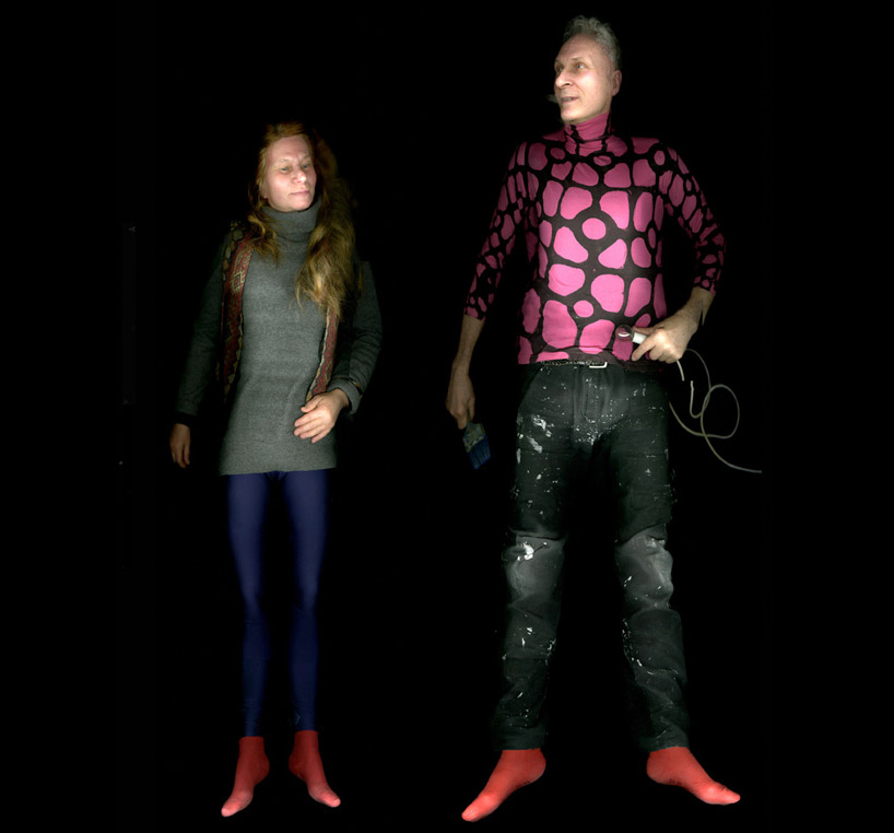 till-koenneker-puts-people-under-a-desktop-scanner-designboom-05