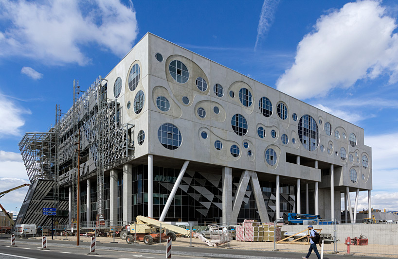 coop-himmelb(l)au-house-of-music-designboom-04