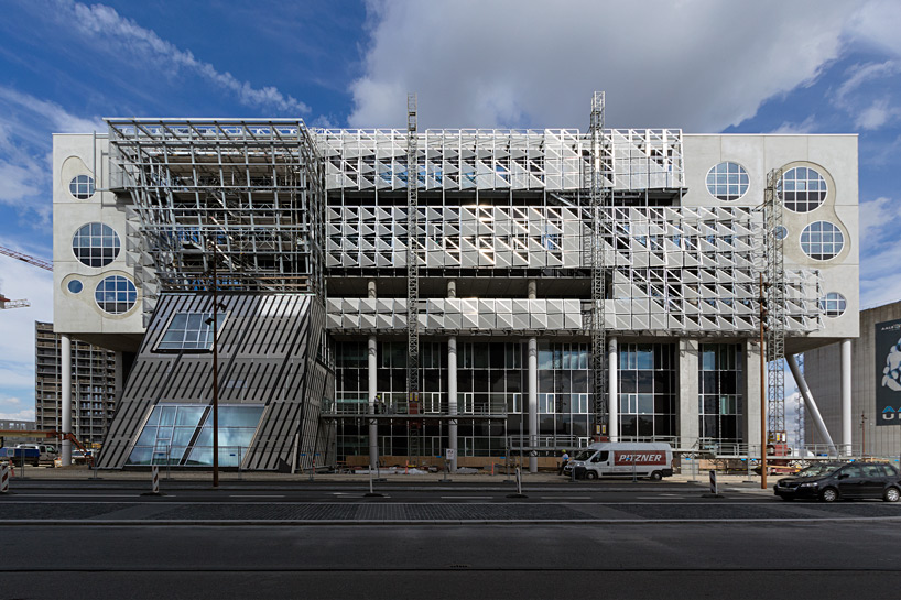 coop-himmelb(l)au-house-of-music-designboom-05