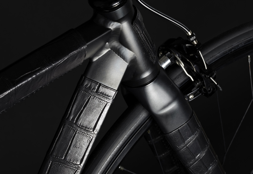 fixed gear bike by WLWC is wrapped in black crocodile skin