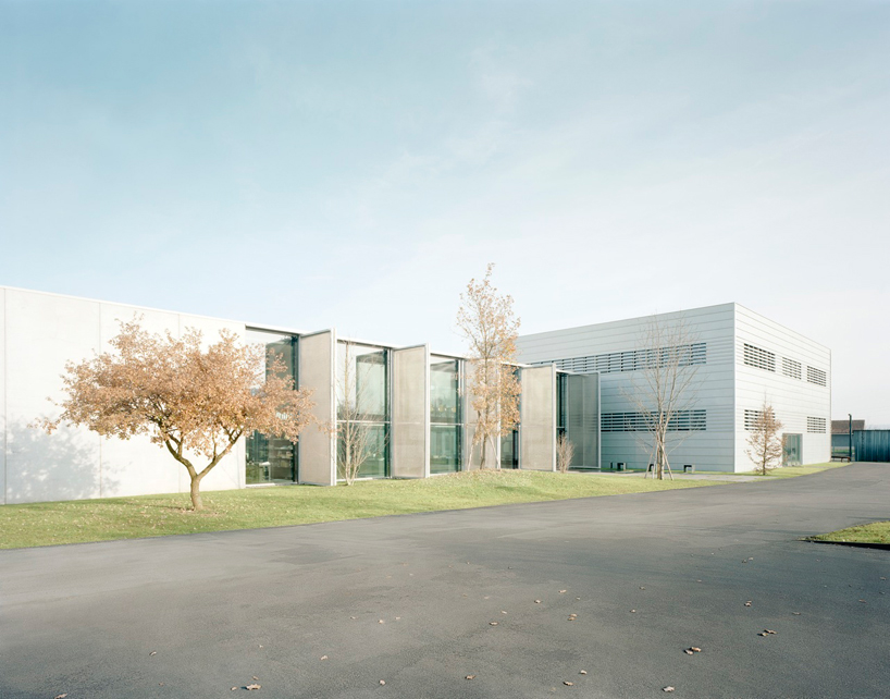 massimo-adario-varigrafica-alto-lazio-printing-factory-designboom02