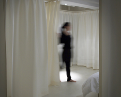 mifune design studio conducts shower curtain dance in hotel t'point
