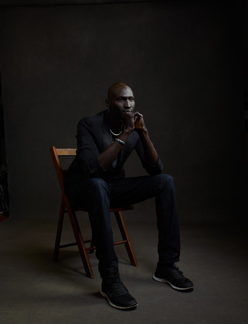 mike-mellia-captures-south-sudanese-models-that-once-were-child-soldiers-and-refugess-designboom-13