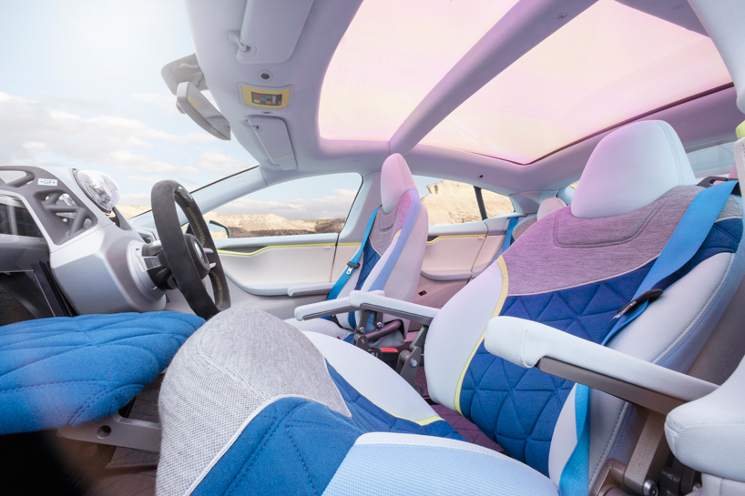 Driverless vehicle becomes office in XchangE concept car by Rinspeed