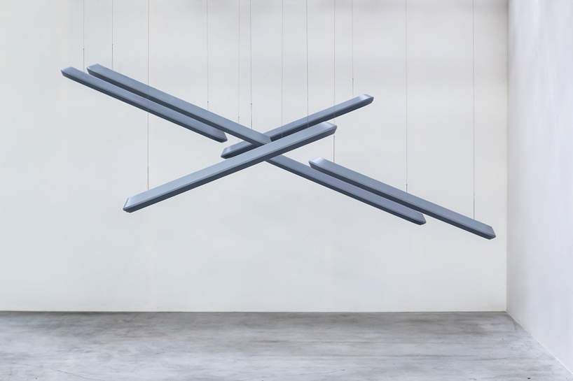 S1 interactive pendant light by thibautsld reacts to its surroundings