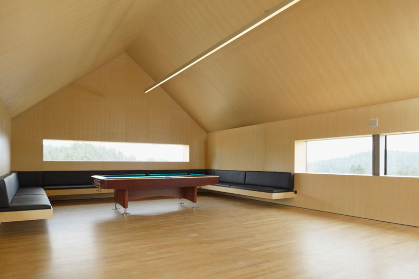 architektura d.o.o. the black barn designboom