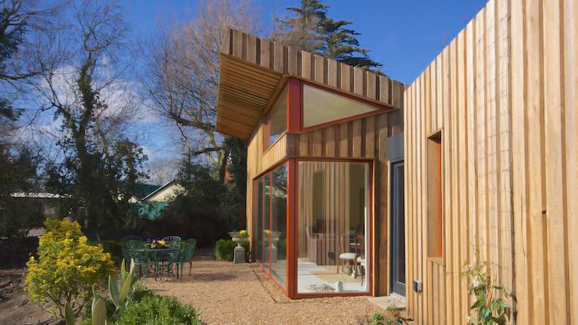 forresterarchitects-wrapped-timber-house-designboom02