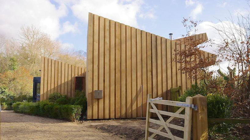 forresterarchitects-wrapped-timber-house-designboom04