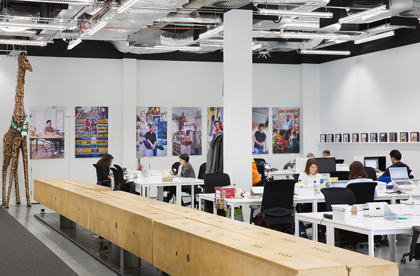 Heneghan Peng Creates Open Collaborative Spaces For Airbnb Dublin Office