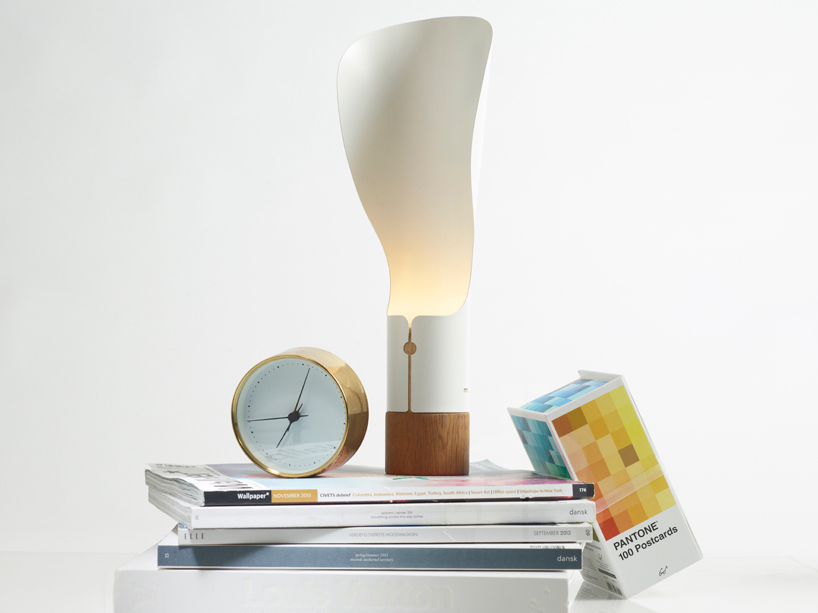 jordi-lopez-aguilo-collar-lamp-designboom02