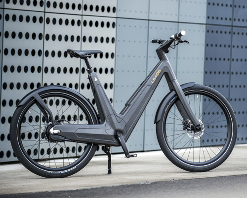 leaos carbon fiber electric bike is designed and handmade in italy