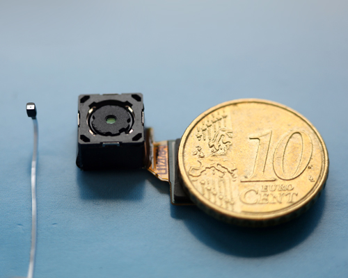 almost invisible, lens-free camera features 200 micron wide image sensor
