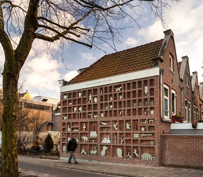 magnified_brick_type_case_studio_wessels_boer_designboom02