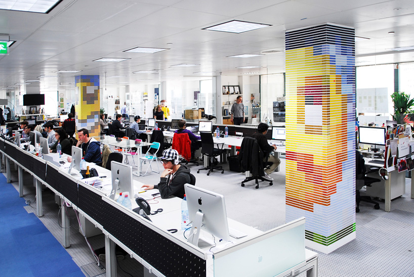 OgilvyOne turns 21,000 pantone color chips into paper pixel emoticons