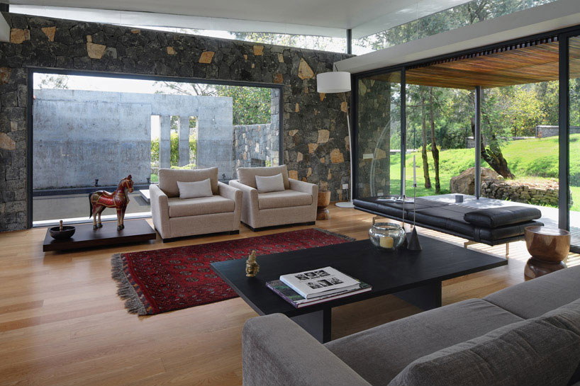 srinivasan-house-in-the-hills-kodaikanal-designboom04