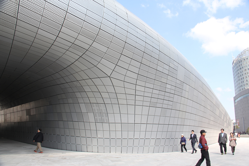 zaha hadid dongdaemun design park seoul designboom