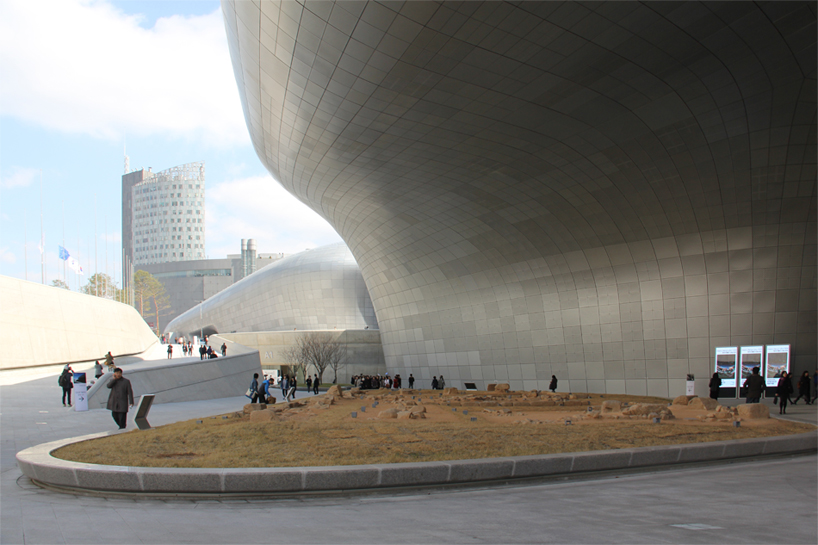 zaha hadid dongdaemun design park seoul designboom
