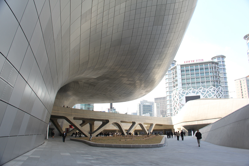 zaha hadid dongdaemun design park seoul designboom