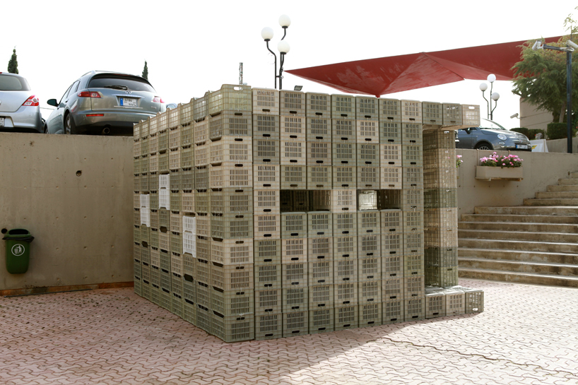 LAU-architecture-students-emergency-shelter-designboom02