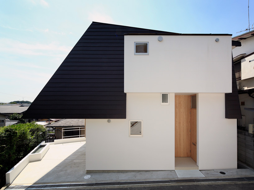 STOCK architects constructs angular house in osaka