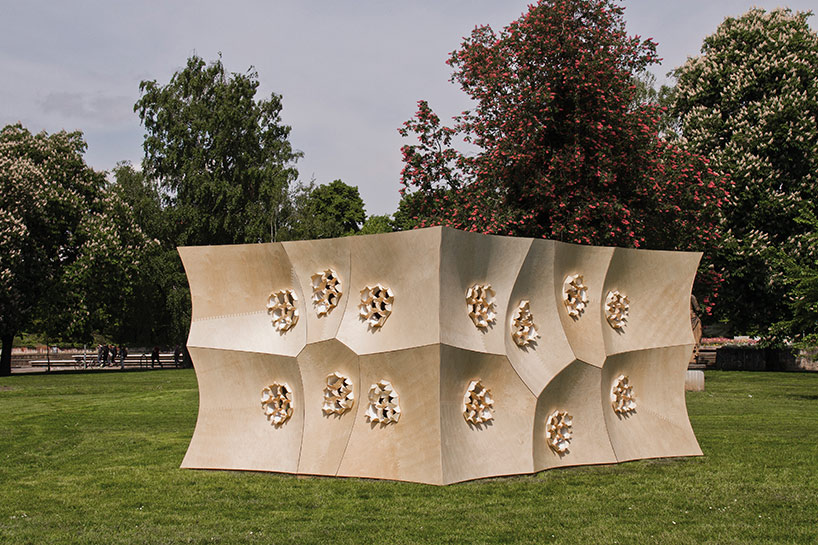 achim menges developes hygroskin and hygroscope: biomimetic meteorosensitive pavilions