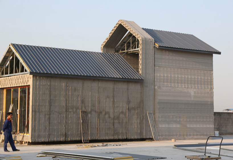 chinese company 3D prints 10 recycled concrete houses in 24 hours