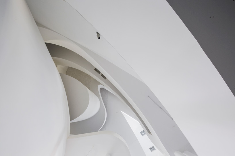 jean-pierre lott bagnolet town hall designboom