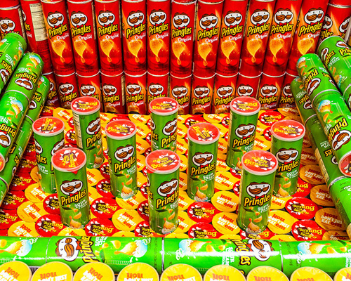 fully-functioning musical pringles organ is made from potato chip cans