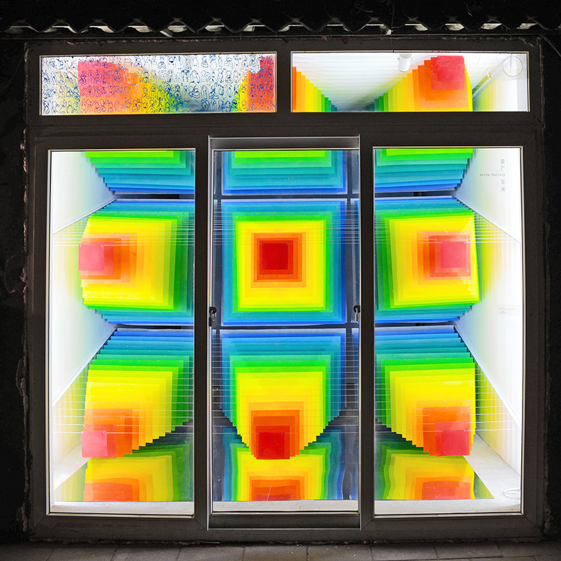 instant hutong fills beijing gallery with 180 colored canvases