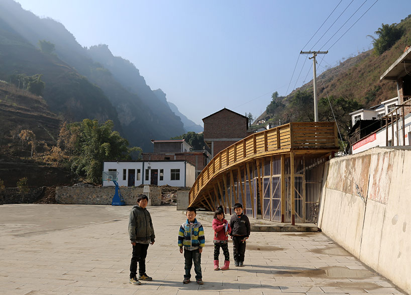 olivier ottevaere and john lin build the pinch library in an earthquake-devastated village