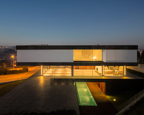 spaceworkers levitates megalithic be-house to defy gravity in portugal