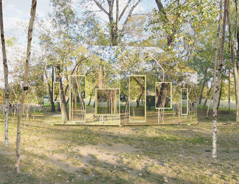 invisible barn by STPMJ reflects the surrounding landscape
