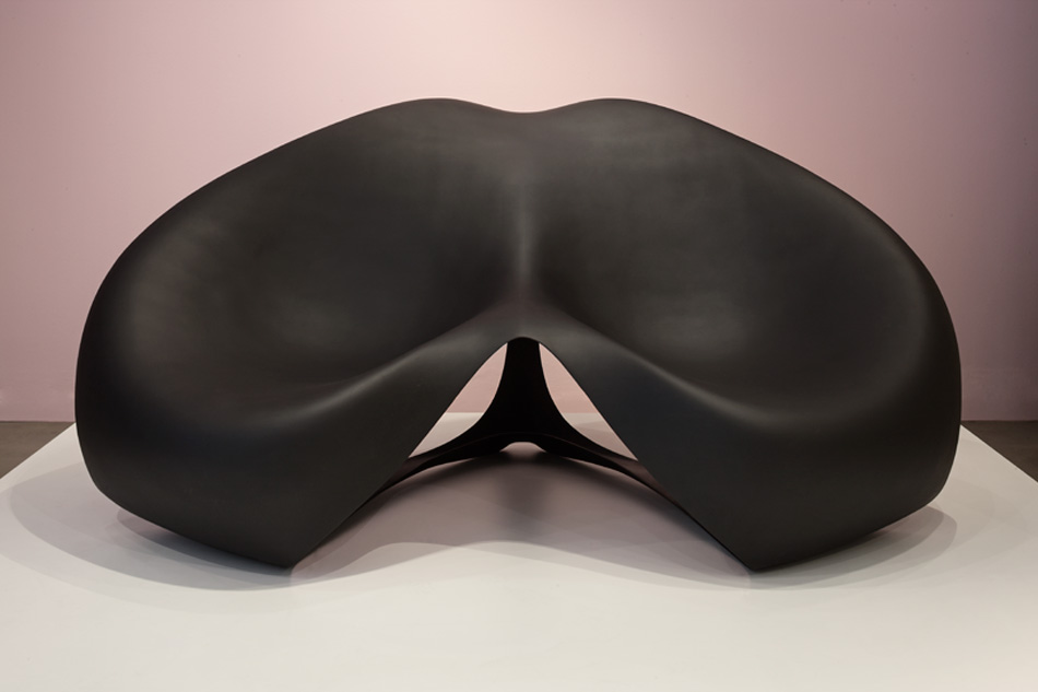 zaha hadid sculpts manta-ray seating for sawaya & moroni