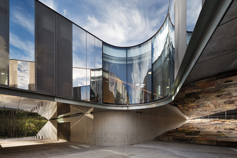 bvn donovan hill plantbank building designboom