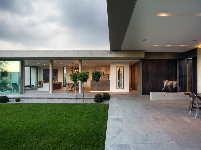 daffonchio-+-associate-architects-hyde-park-house-1-designboom03