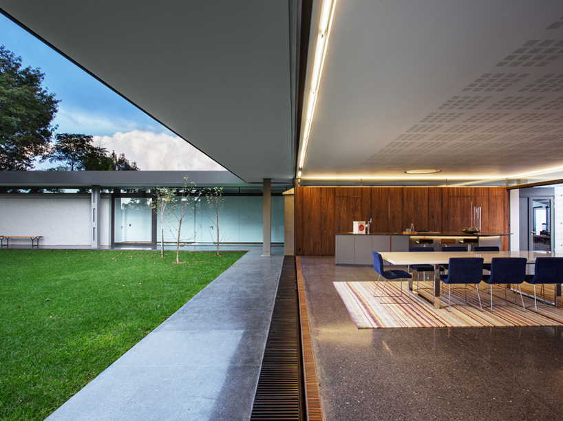 daffonchio-+-associate-architects-hyde-park-house-2-designboom06
