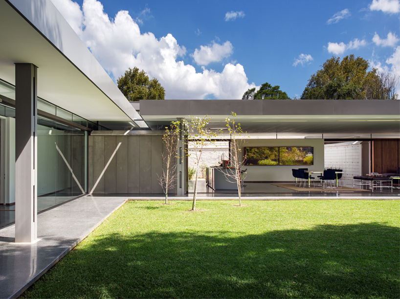 daffonchio-+-associate-architects-hyde-park-house-2-designboom07